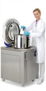 Application: Safe removal of a media container from a Systec autoclave