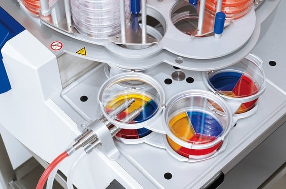 Systec Mediafill: Automated filling of triplates and subdivided Petri dishes