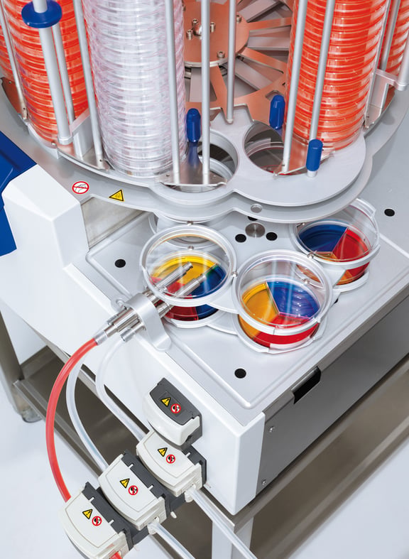 Systec Mediafill: Automated filling of subdivided Petri dishes