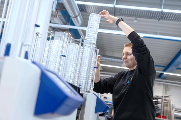 Systec Mediafill: Fully automatic filling of Petri dishes